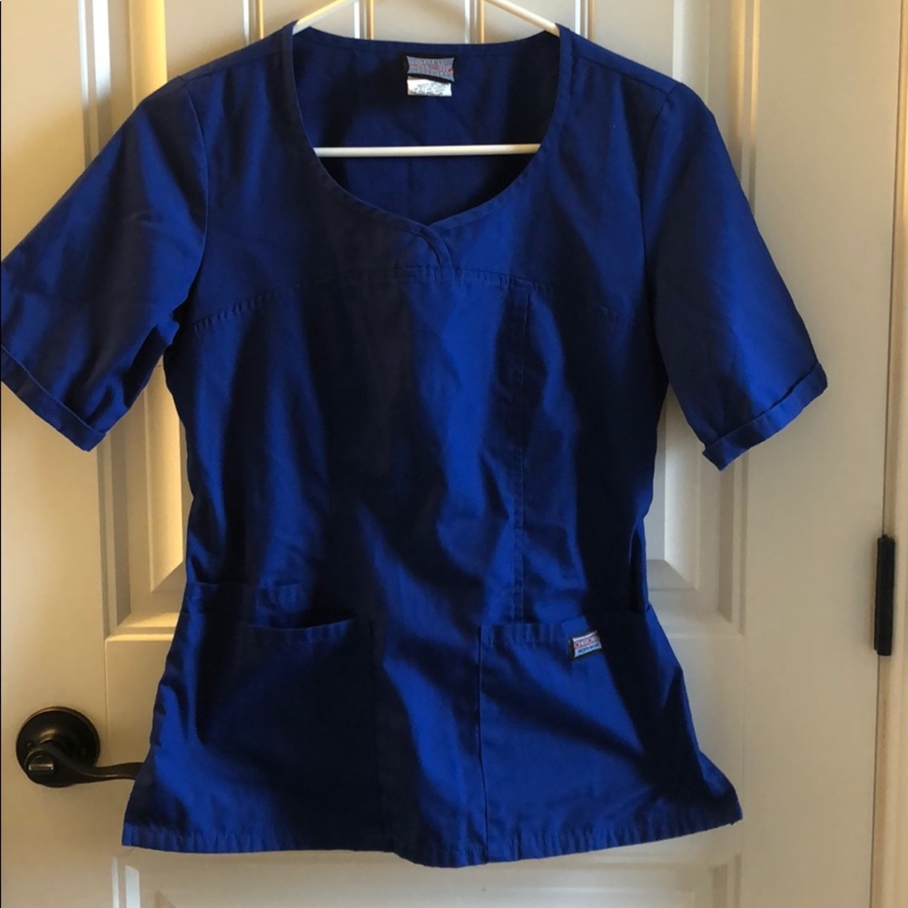 Cherokee scrub top